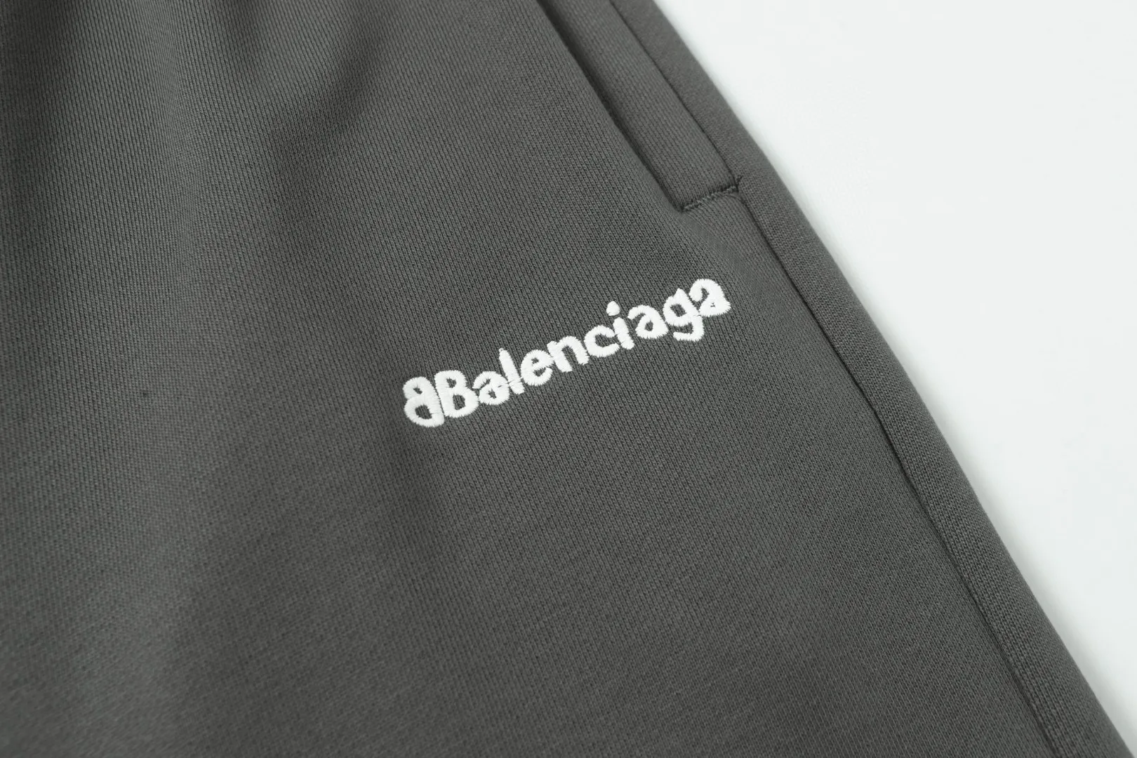 Quality balenciaga adidas • 400 • • • • 2 · · balenciaga • adidas LG balenciaga • • ：628# Sizes：XS.S.M.L ：Black，Dark Gray